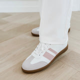 White Pink Detailled Sneaker