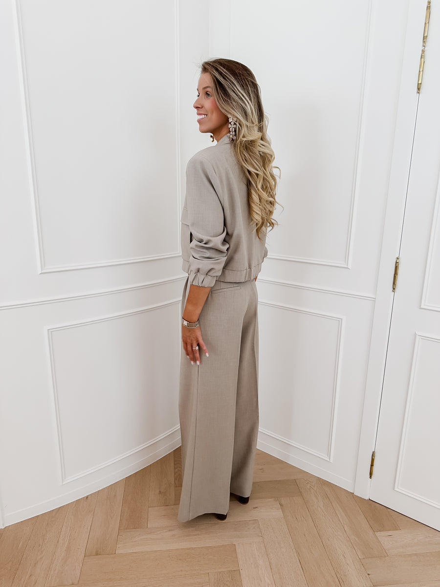 Taupe Alisa Ensemble