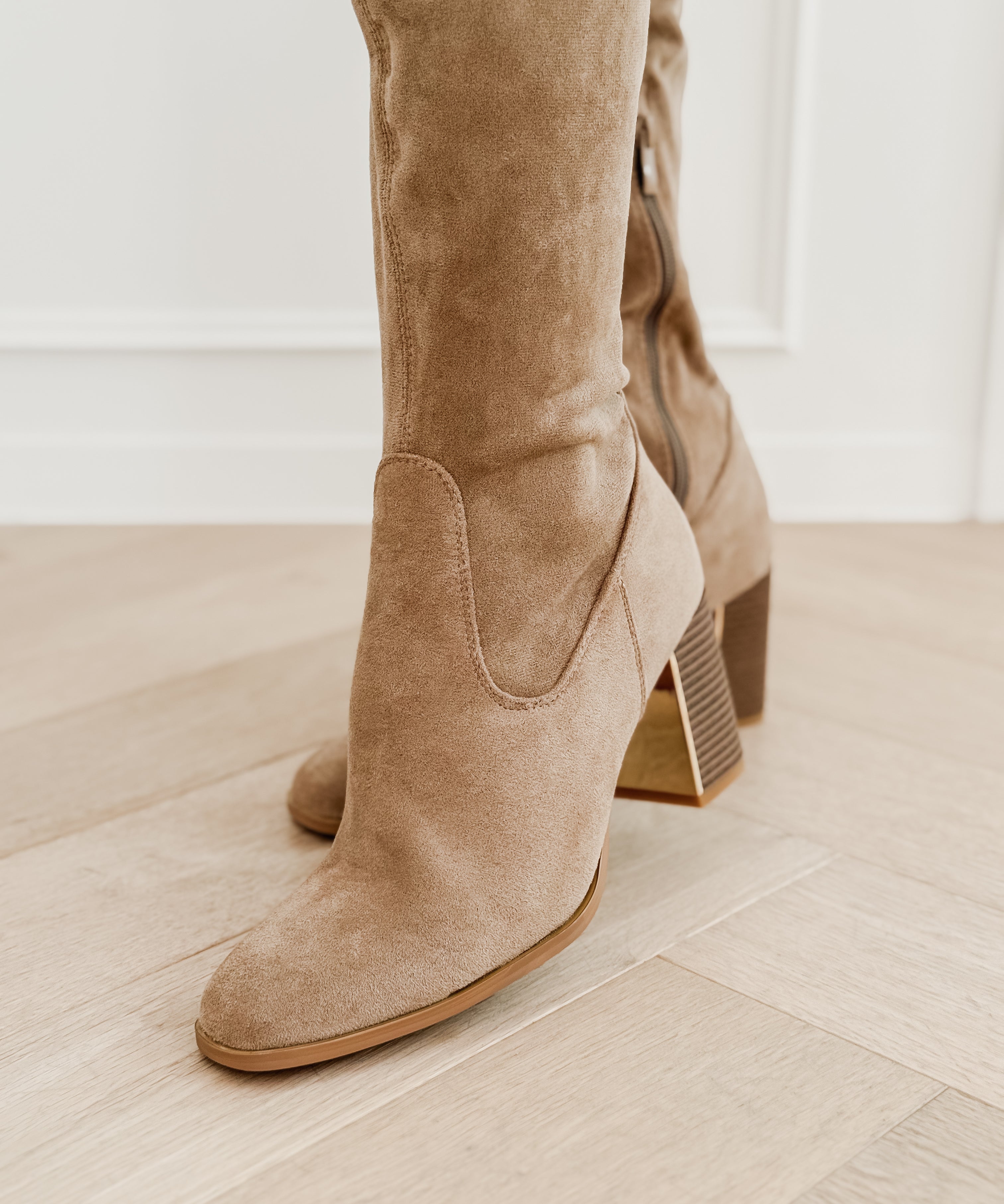 Golden Detail Overknee Boots