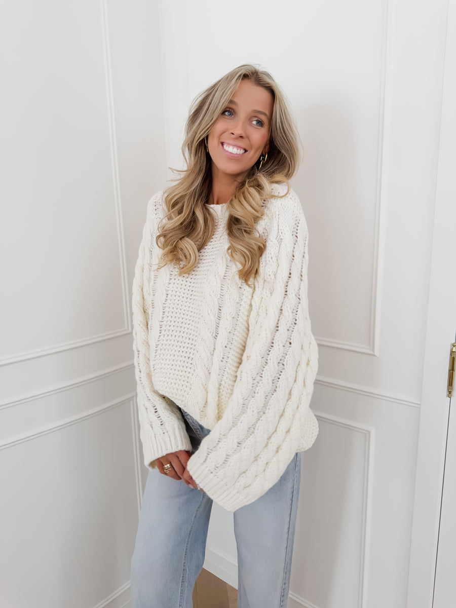 Vanille Cable Oversized Sweater