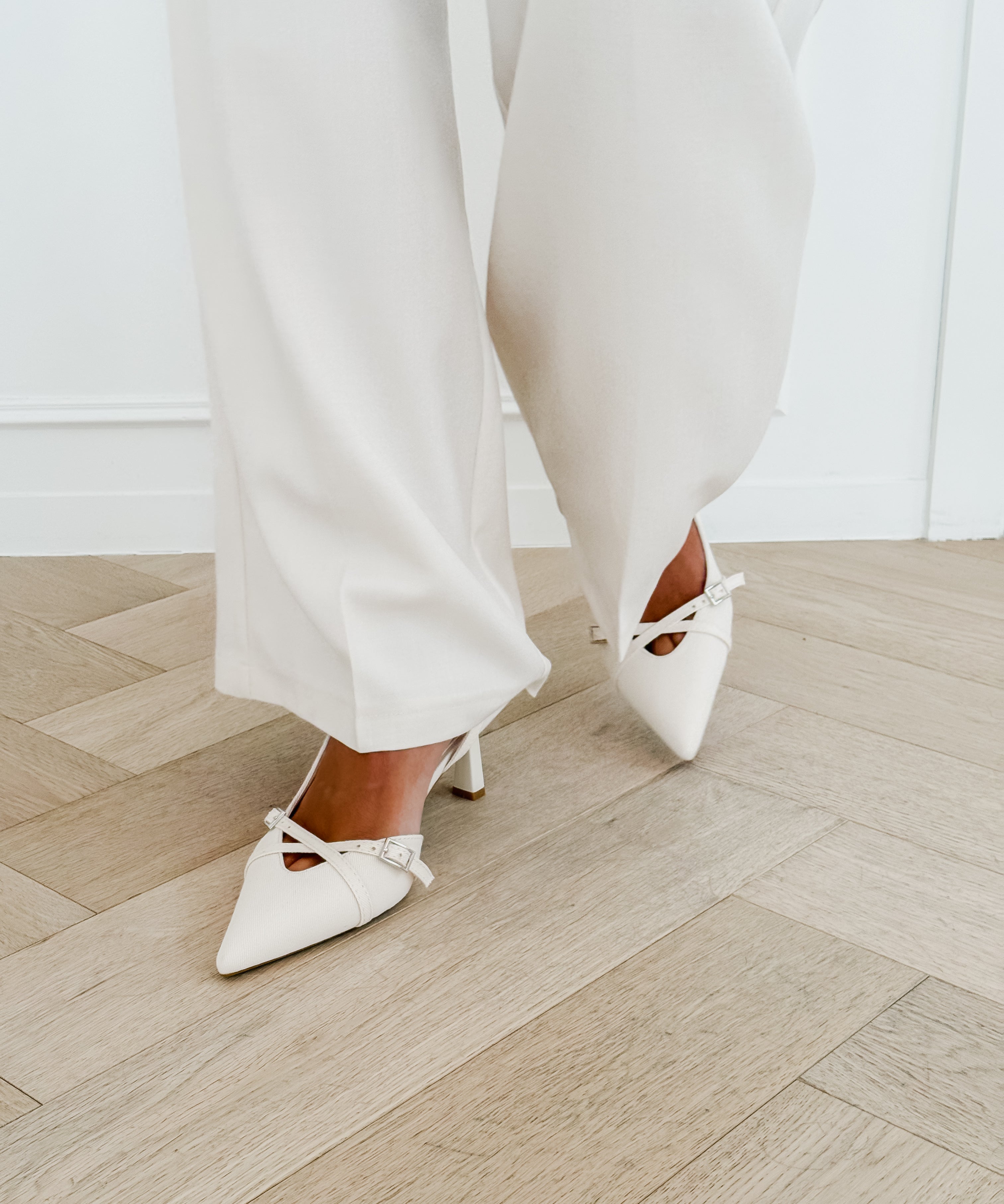 Sand Leonie Heels