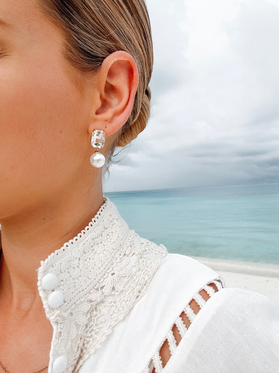 White Sally Pearl Earring
