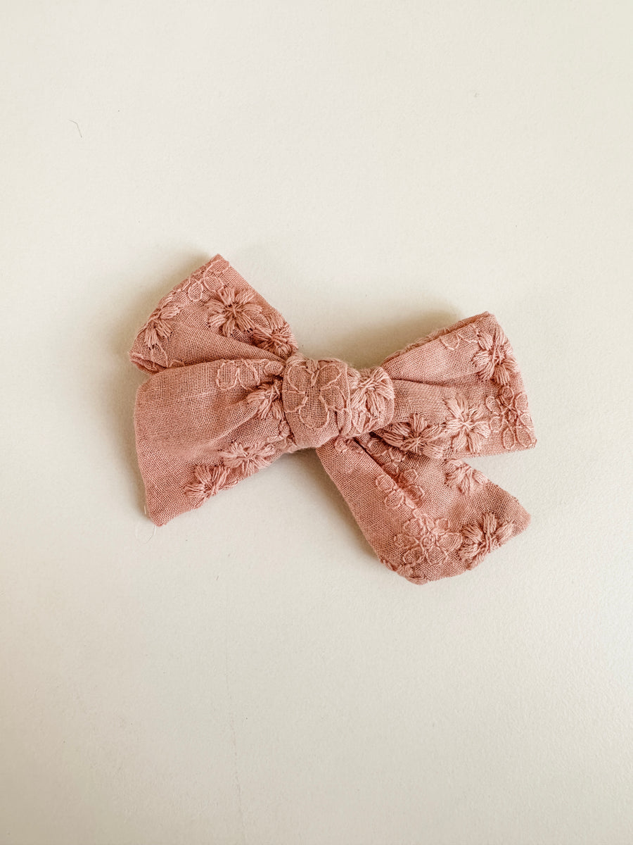 BABY - Old Pink Flower Broderie Hairclip