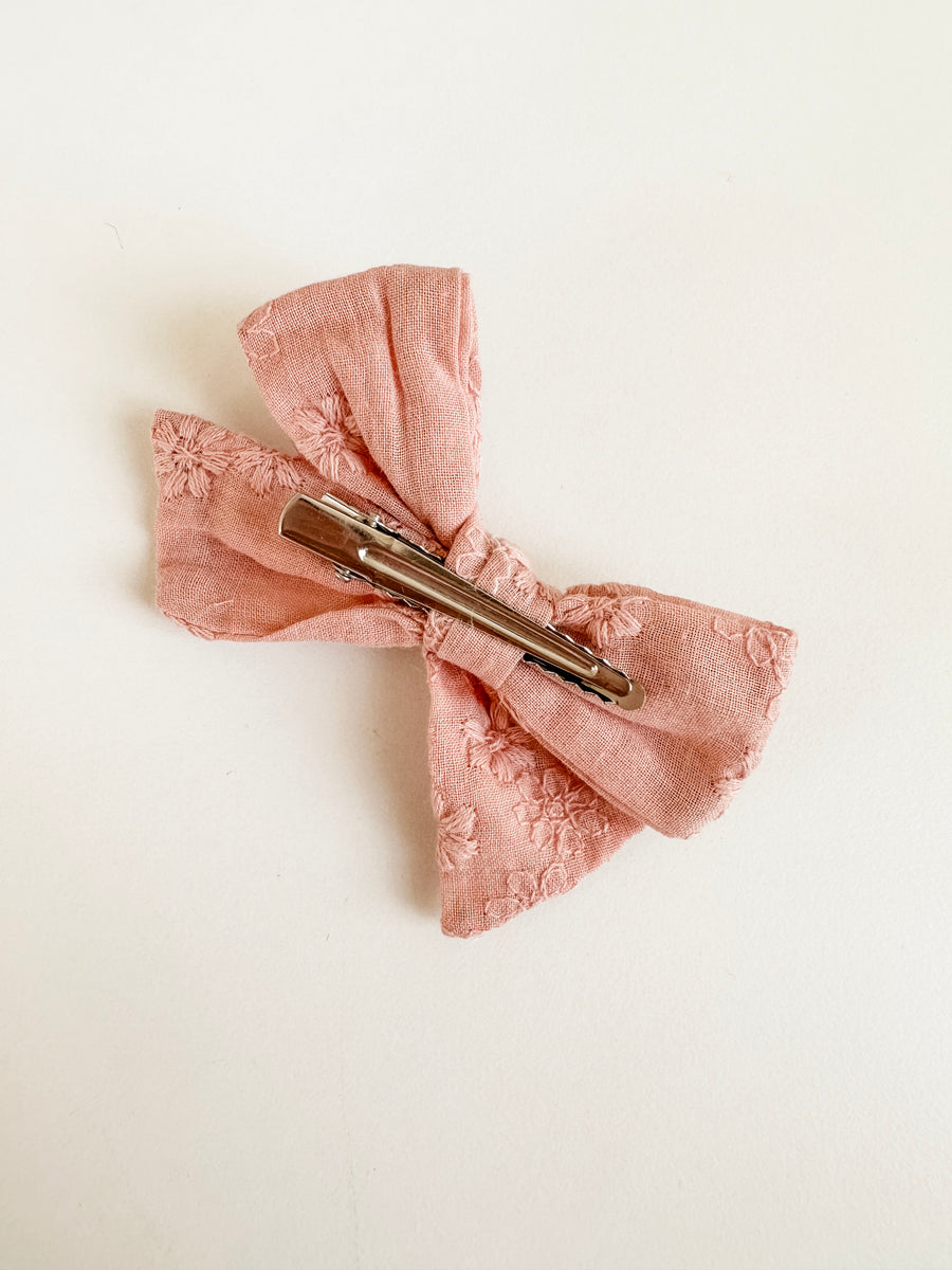 BABY - Old Pink Flower Broderie Hairclip