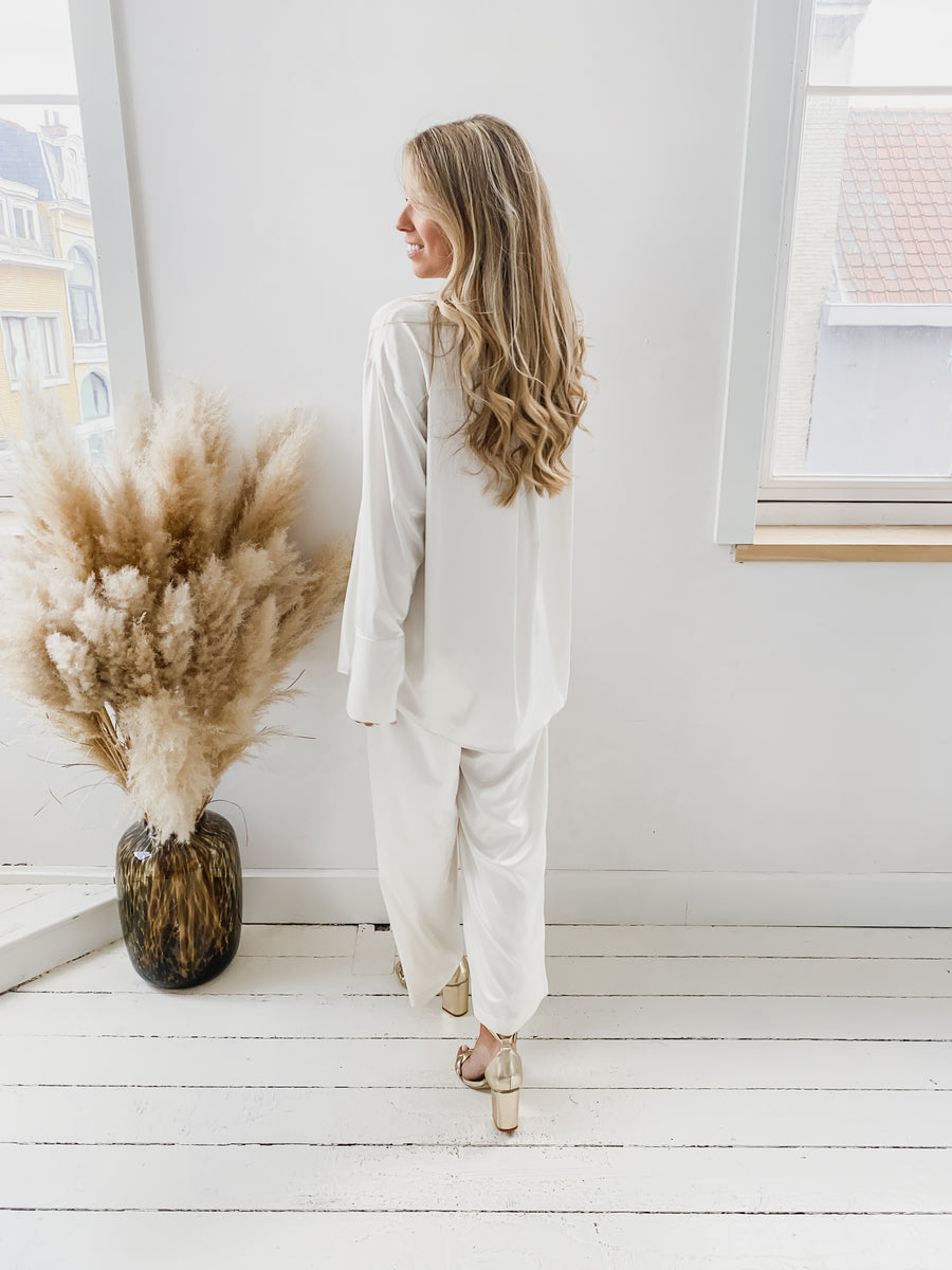 Shiny Chic Off White Ensemble